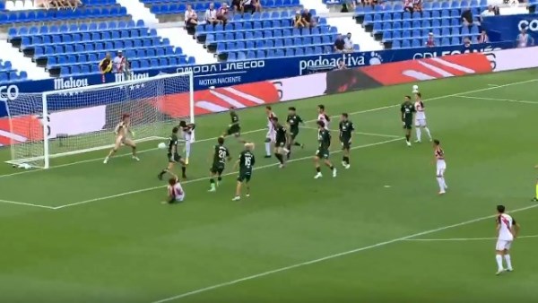 التعادل 2-2 يحسم الشوط الأول بين رايو فاليكانو وراسينج سانتاندير بالدوري الإسباني