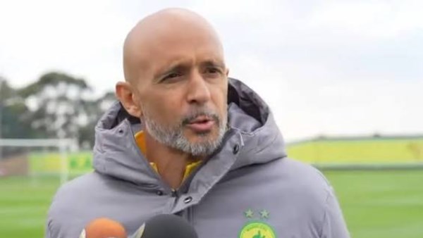 مدرب صن داونز يكشف حقيقة مفاوضات الأهلي