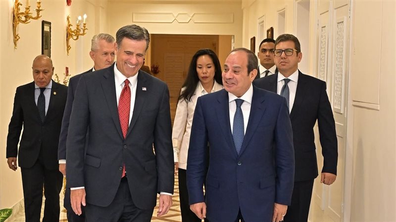 رسائل السيسي لـ مدير الاستخبارات الأمريكية ورئيس تيار الحكمة العراقي ووزيري دفاع اليونان وقبرص