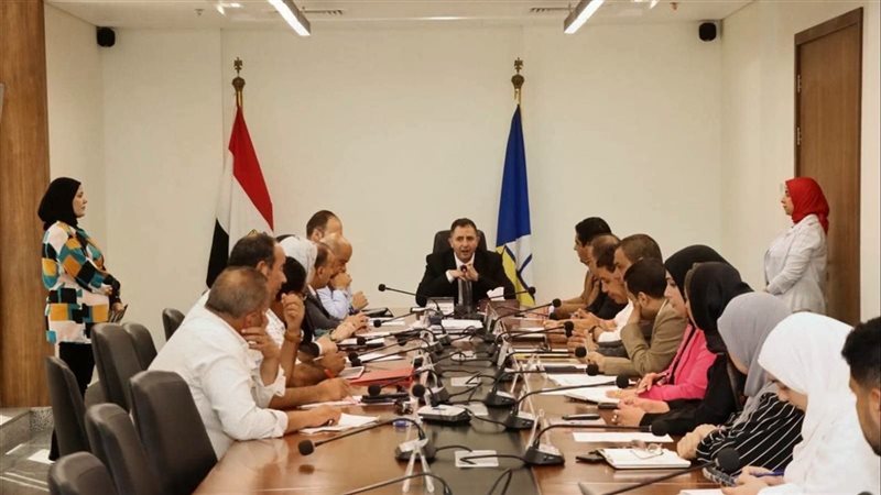 محافظ دمياط يناقش مع أعضاء مجلسي النواب والشيوخ موقف مشروعات حياة كريمة