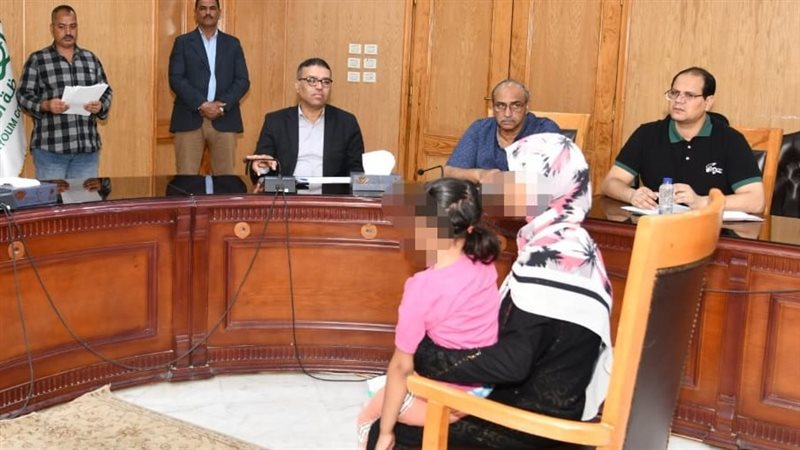 خلال لقائه الأسبوعي بالمواطنين، محافظ الفيوم يوجه بعلاج مجاني وتوفير الحماية الاجتماعية للأسر الفقيرة
