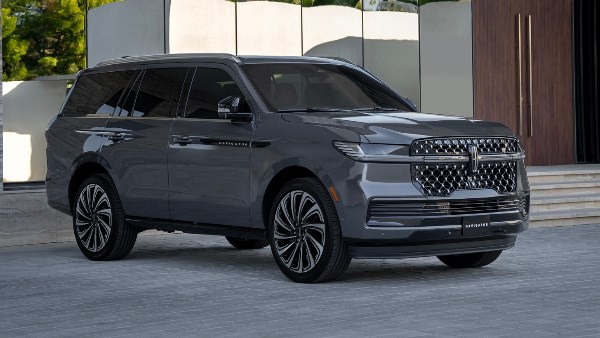 لينكولن نافيجيتور 2026 بمحرك V6 وقدرات الدفع الرباعي
