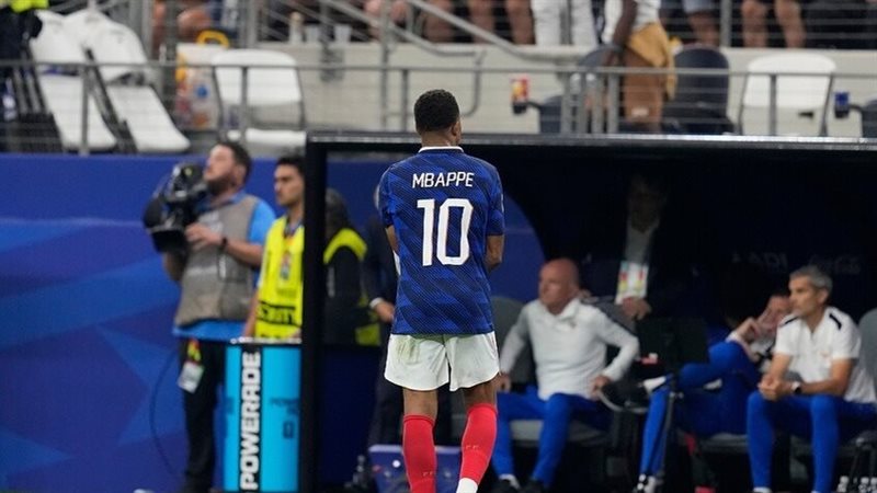 مبابي يقود فرنسا للفوز على تركيا بهدف في دوري الأمم الأوروبية