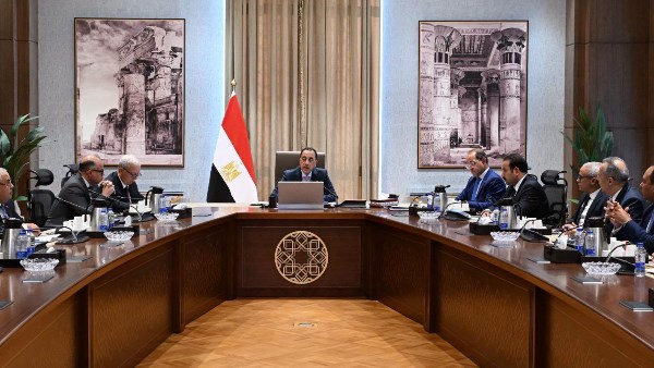 رئيس الوزراء يتابع مستهدفات برنامج إعادة هيكلة الشركات القابضة