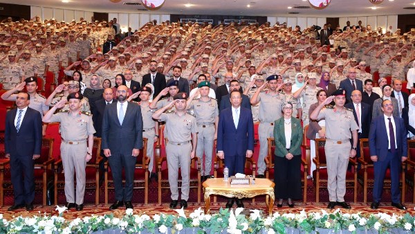 القوات المسلحة تنظم حفل تخرج دورة «برنامج التدريب الاحترافي للمجندين» من معهد تكنولوجيا المعلومات
