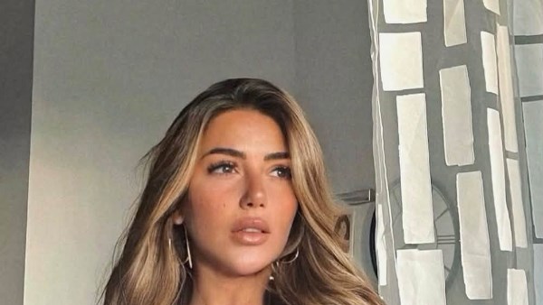 بـ هاف ستومك.. سارة سلامة تكشف عن إناقتها وجمالها