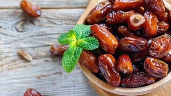 ماذا يحدث لجسمك عند تناول التمر؟