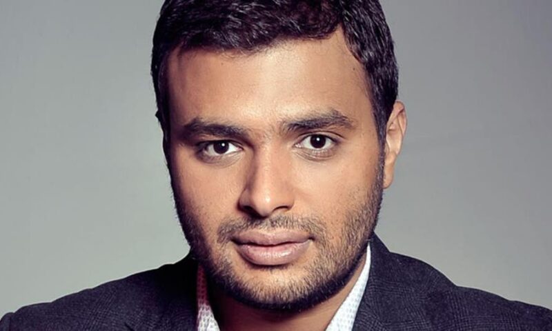 رامي صبري يهنئ عمرو دياب بعد إنجازه الجديد في موسوعة جينيس