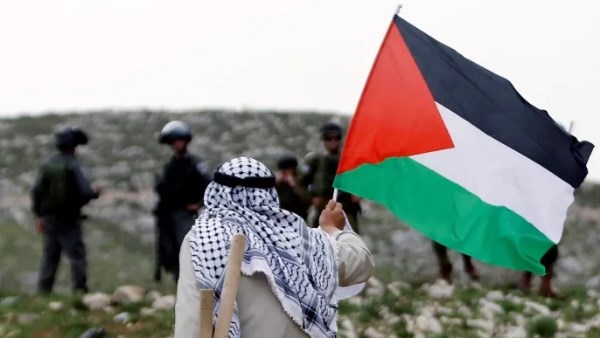 محمود الهباش يحذر من اتجاه العالم نحو “شريعة الغاب”