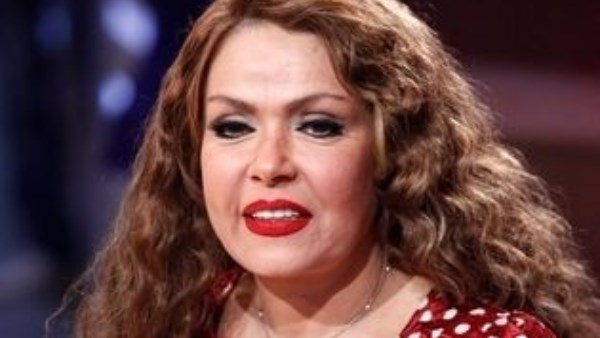 «مش قرار نهائي».. الفنانة لوسي تتحدث عن اعتزال الفن