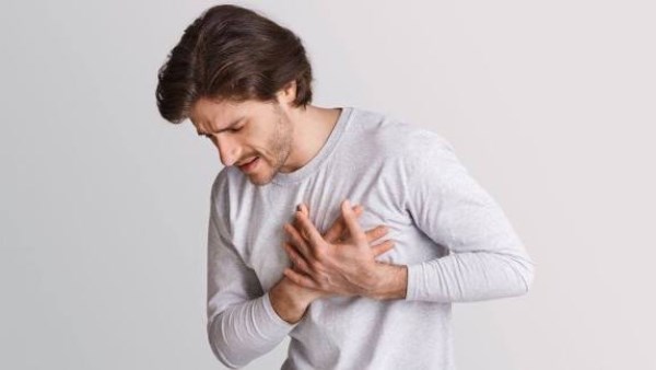 «لا يؤخذ من شخص حي».. طبيب يشرح شروط زراعة القلب ودور مجدي يعقوب