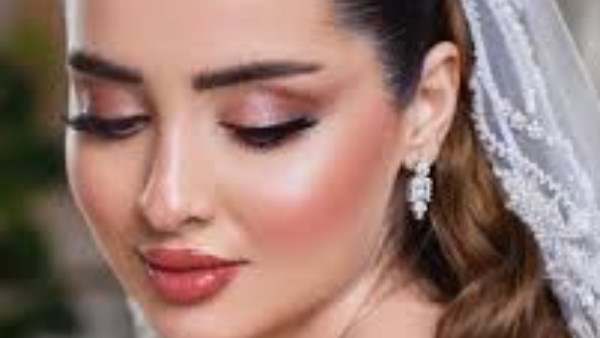 هل النوم بالمكياج مرة واحدة يُضر البشرة فعلًا؟ .. اعرفي الحقيقة