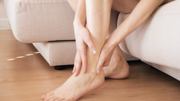ما لا تعرفه عن الوذمة اللمفاوية.. مرض يسبب تورما وألما شديدا يجعل المشي صعبا