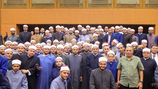 أمين «البحوث الإسلامية»: المبعوث الأزهري قدوة في أخلاقه وسلوكه ومعاملاته.. صور