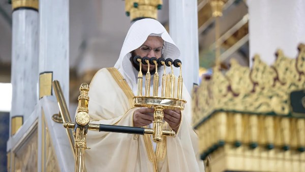 خطيب المسجد النبوي: الاعتداء على مكة والمدينة عمل عدواني وترويع للآمنين