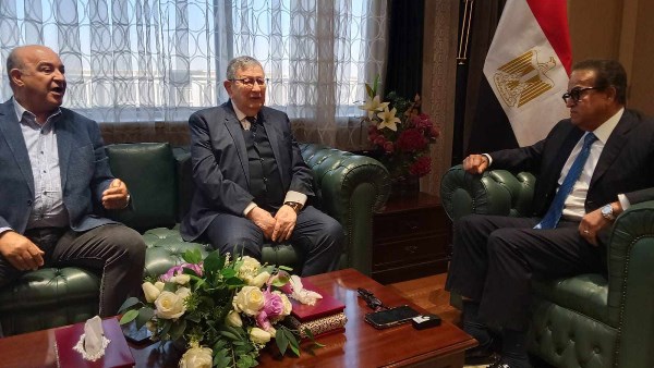 خالد عبدالغفار يبحث مع قيادات «المؤتمر» دعم مسار تطوير المنظومة الصحية