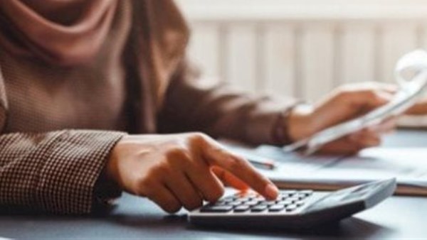 الحمل والرضاعة والإعاقة.. خريطة المستفيدين من تخفيض ساعات العمل وفقًا للقانون