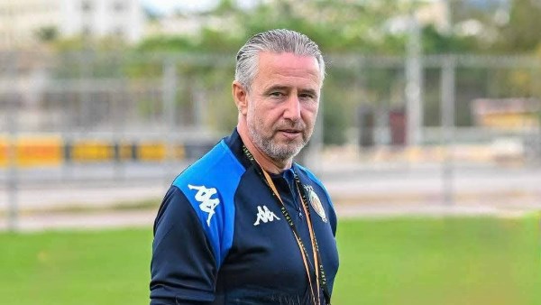 رسميًا.. ريجيكامف يرحل عن تدريب الترجي التونسي بعد شهرين فقط