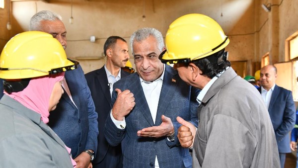 جمبلاط يتفقد مصنع 18 الحربي ويتابع معدلات الإنتاج وخطط التطوير