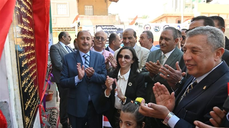 محافظ البحيرة تفتتح مدرسة عمر بن الخطاب برشيد تزامنا مع احتفالات العيد القومي
