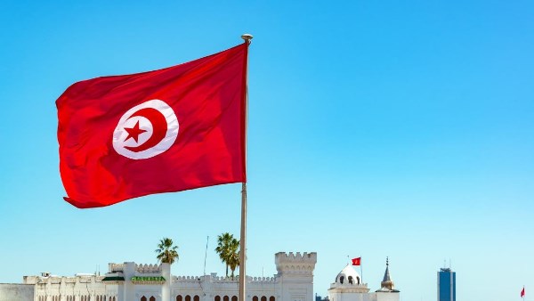 “الصحة التونسية” تتحرك لمواجهة نقص الأدوية وضمان انتظام تزويد المؤسسات الصحية