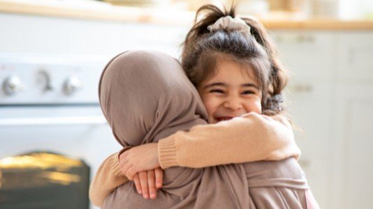 3 أيات تحفظ أولادك وتجلب لهم السعادة والصلاح.. رددها كل صباح