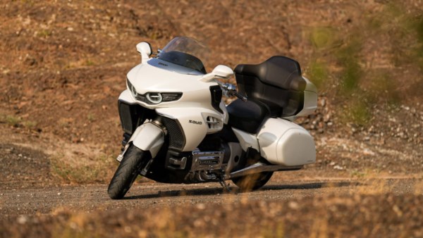 شاهد| دراجة سو S2000 GL الجديدة