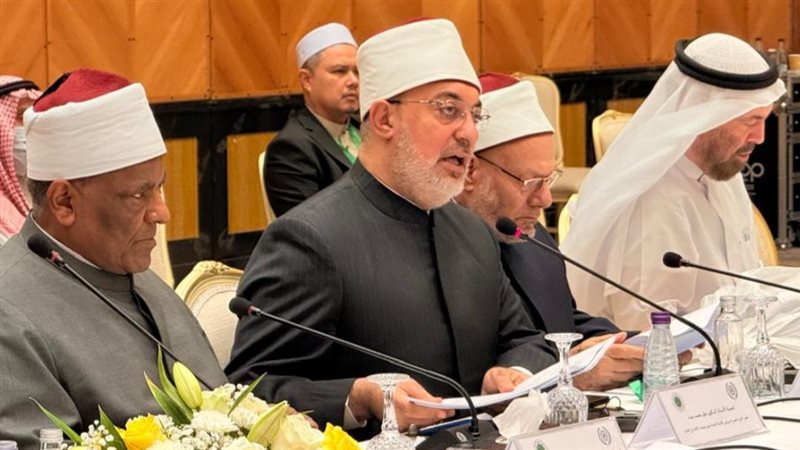 خلال مشاركته في ندوة مجمع الفقه الإسلامي، مفتي الجمهورية يطرح توصيات لمواجهة العنف ضد المرأة