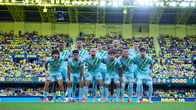 التشكيل الرسمي لمباراة ريال بيتيس وفياريال بالدوري الإسباني