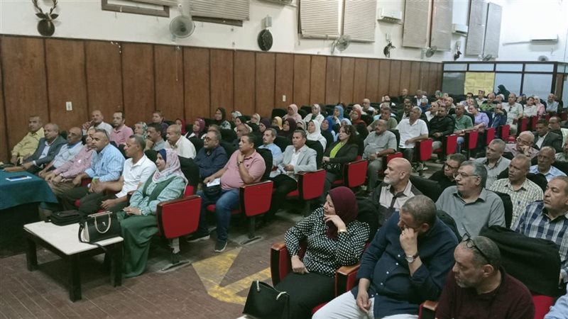 تعليم أسيوط لـ”مديرى الإدارات”: سرعة تفعيل الأتوبيس الطائر للمتابعة الشاملة