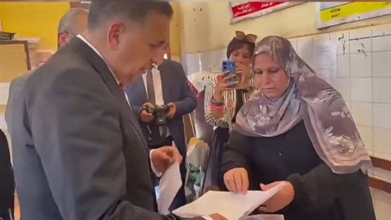 محافظ القليوبية VS مديرة مدرسة كفر الجزار.. بطلة تستحق التكريم تكشف الواقع المرير لمدارس الإقليم