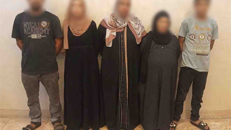 ضبط سيدة بتهمة طعن أخرى بسلاح أبيض بسبب خلافات الجيرة بالقليوبية