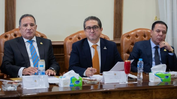 الشعب الجمهوري ينظم حلقة نقاشية بشأن تنظيم التطوير العقاري وسبل تحقيق التوازن بين حقوق المواطنين والمطورين