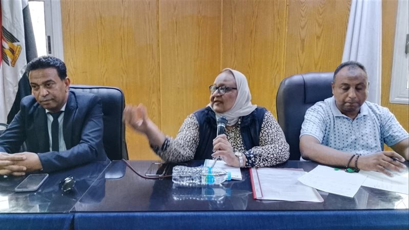محافظ قنا يوجه بتكامل الجهود الحكومية والمجتمعية لرفع الوعي لدى المواطنين