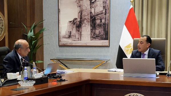 رئيس الوزراء يُتابع تنفيذ المشروعات والخطط بقطاع الطاقة الجديدة والمتجددة