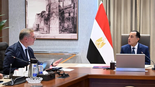 رئيس الوزراء يبحث مع وزير البترول تطورات منظومة إمداد الغاز والتعامل مع ذروة الصيف