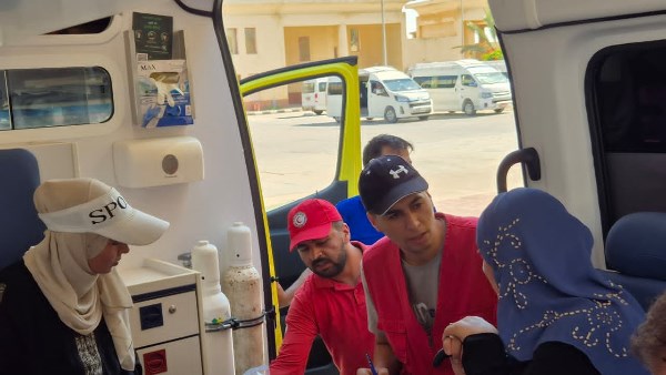 الهلال الأحمر يستقبل الدفعة الـ87 من الجرحى والمرضى الفلسطينيين