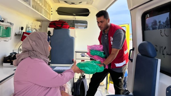 الهلال الأحمر يستقبل الدفعة 89 من الجرحى والمرضى الفلسطينيين