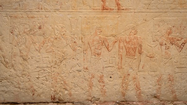 بعثة أثرية إسبانية مصرية تكشف عن مقبرة من أواخر عصر الأسرة الخامسة بسقارة