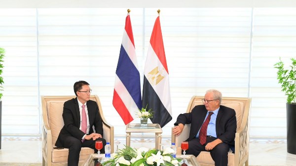 نائب رئيس الوزراء يستقبل مسؤولا فى مجلس النواب التايلاندي لبحث تعزيز التعاون