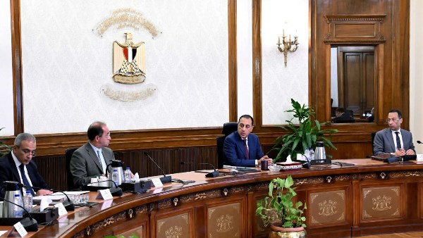 رئيس الوزراء يتابع عمل مشروعات تكنولوجيا المعلومات والبنية التحتية للاتصالات