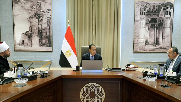 رئيس الوزراء يواصل اجتماعاته التحضيرية بلقاء وزيري الأوقاف والتعليم العالي القائم بأعمال وزير الثقافة