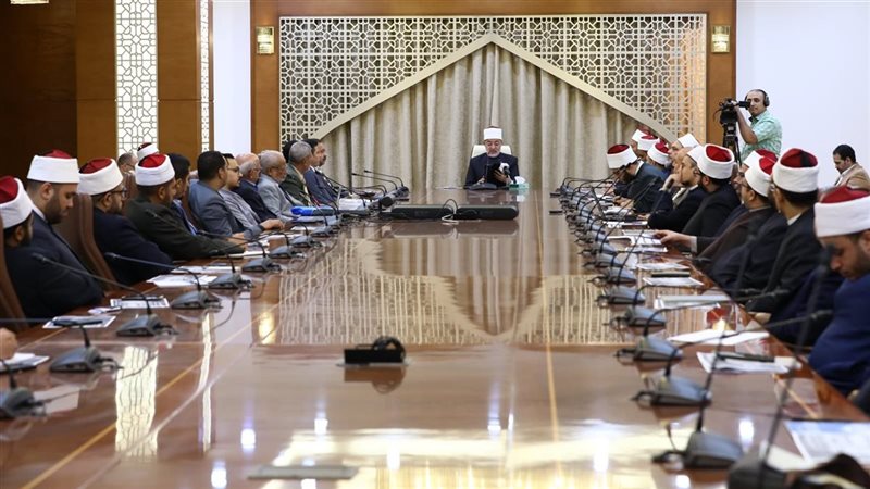 «ضوابط الفلك الشرعي» على مائدة علماء الأمة.. نظير عياد: المواقيت والرؤية لا تبنى على الانطباع.. مفتي الأردن يدعو لاحترام النصوص والمنهج العلمي.. وطلب خاص بشأن اختلاف استطلاع أهلة الشهور العربية