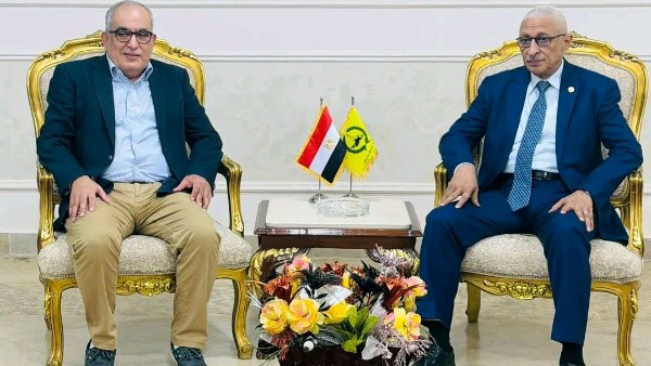 محافظ شمال سيناء يبحث مع رئيس التأمين الصحي سبل الارتقاء بخدمة المواطنين