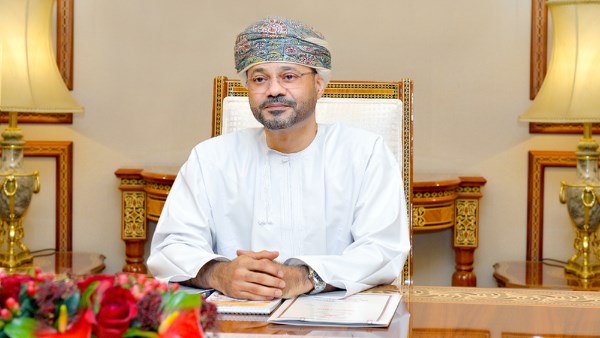 وزير الخارجية العماني ونظيره الأمريكي يبحثان هاتفيًا آخر المستجدات الإقليمية