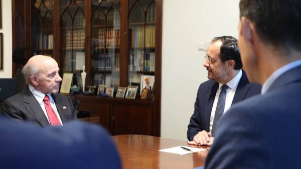 رئيس قبرص والسفير الأمريكي لدى نيقوسيا يبحثان القضايا الأمنية والعلاقات بين البلدين