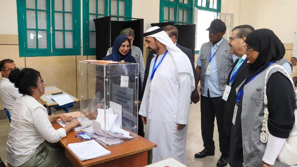 وفد البرلمان العربي يتفقد عدداً من مراكز الاقتراع المغربية
