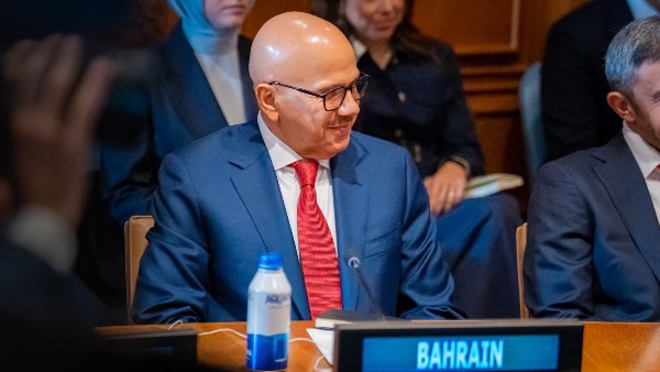 وزير خارجية البحرين: الحوار والتفاوض السبيل لإنهاء الحرب في أوكرانيا