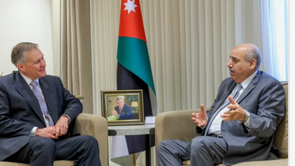رئيس مجلس النواب الأردنى يبحث مع السفير البريطاني تعزيز التعاون البرلماني والعلاقات بين البلدين