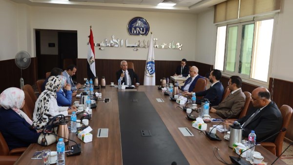 رئيس جامعة المنيا: تواصل العمل لتوفير بيئة تعليمية تكنولوجية متطورة تواكب متطلبات الجامعات الحديثة